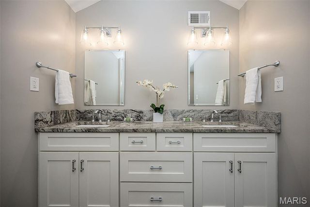 59 Pointer Lane, Ladue, MO 63124