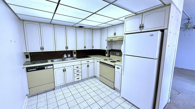 3082 Oakridge U, Deerfield Beach, FL 33442