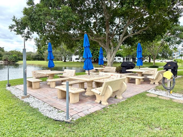 3082 Oakridge U, Deerfield Beach, FL 33442