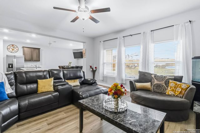 9315 Bennett Forest, Converse, TX 78109