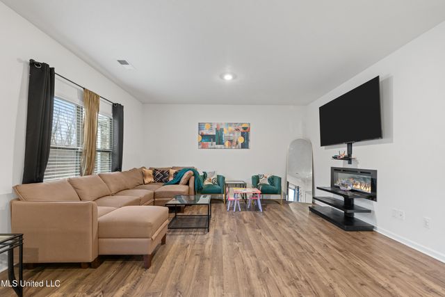 8865 Mary Frances Drive, Southaven, MS 38671