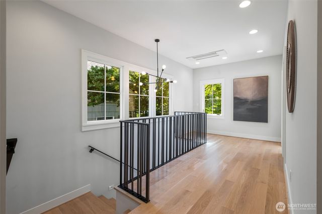 2910 9th Avenue W, Seattle, WA 98119