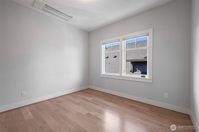 2910 9th Avenue W, Seattle, WA 98119