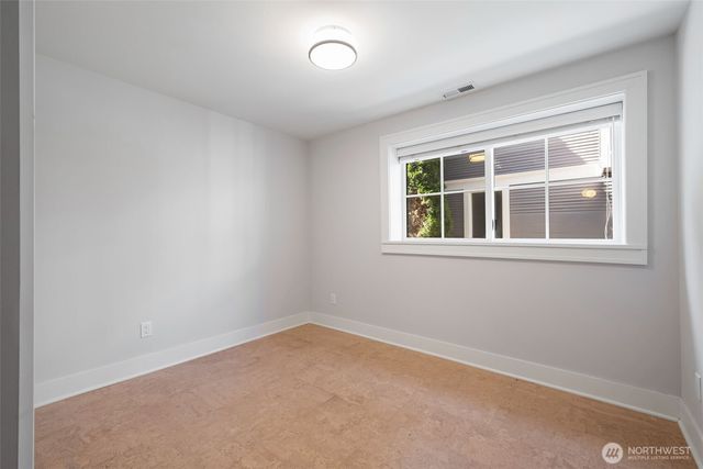 2910 9th Avenue W, Seattle, WA 98119