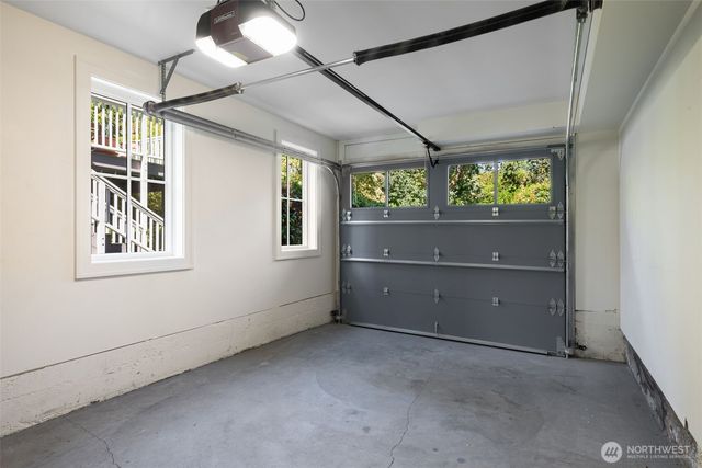 2910 9th Avenue W, Seattle, WA 98119