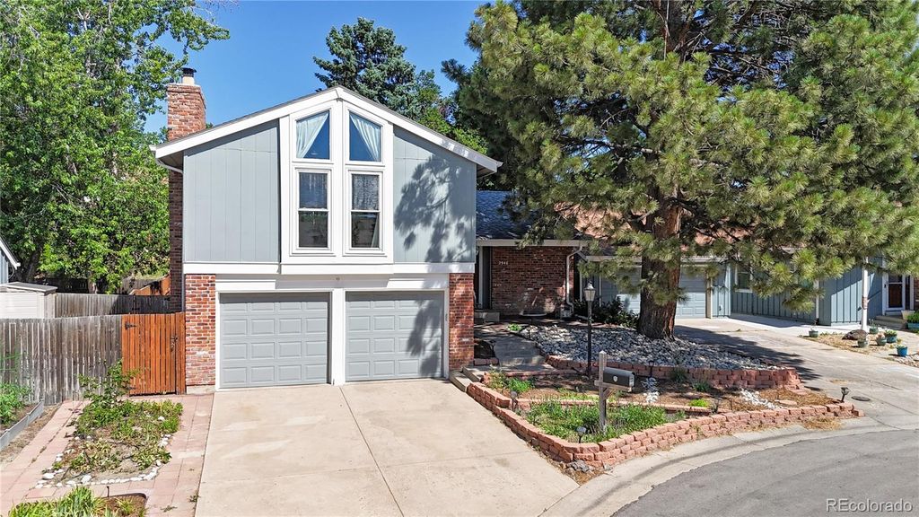 2946 S Moline Place, Aurora, CO 80014