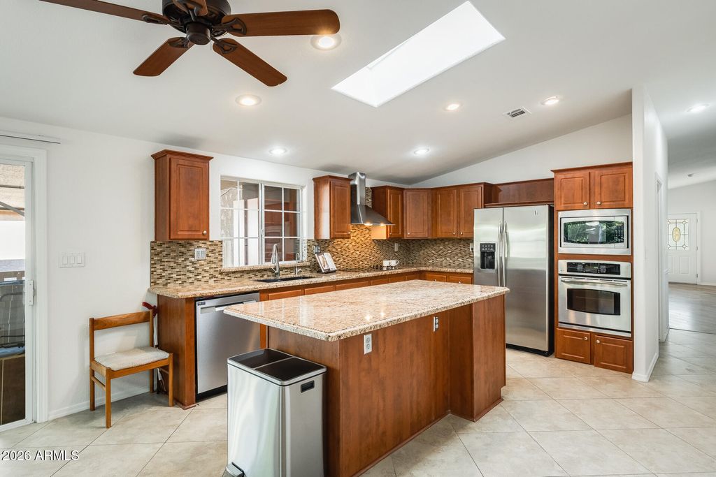 Image 6 of property listing at 7373 E US HIGHWAY 60 -- 128, Gold Canyon, AZ 85118