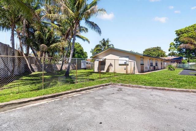 121 NW 56th Court 1-2, Oakland Park, FL 33309