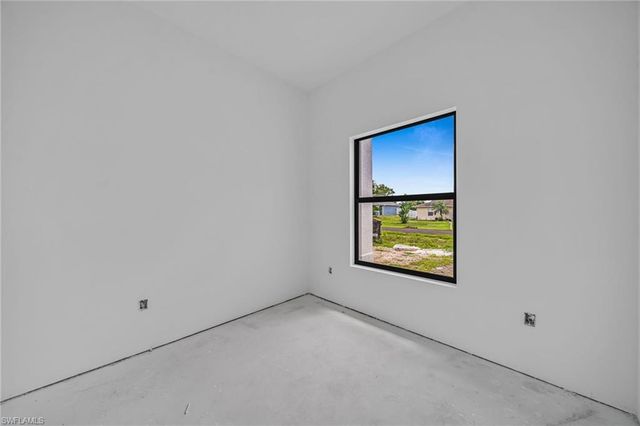 513 NE 15th TER, Cape Coral, FL 33909