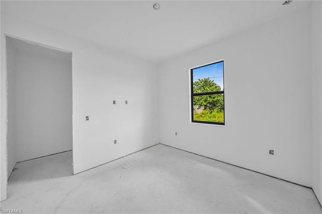 513 NE 15th TER, Cape Coral, FL 33909