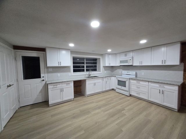 19352 Acorn Hill Drive, Conroe, TX 77302