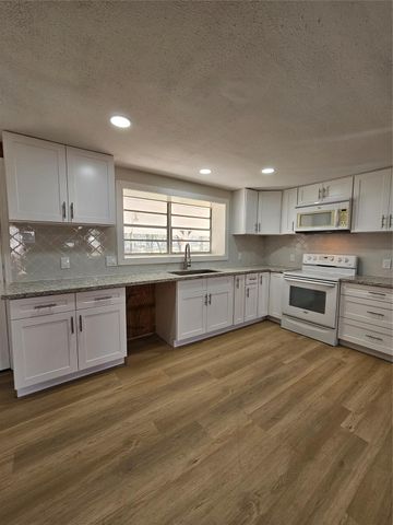 19352 Acorn Hill Drive, Conroe, TX 77302