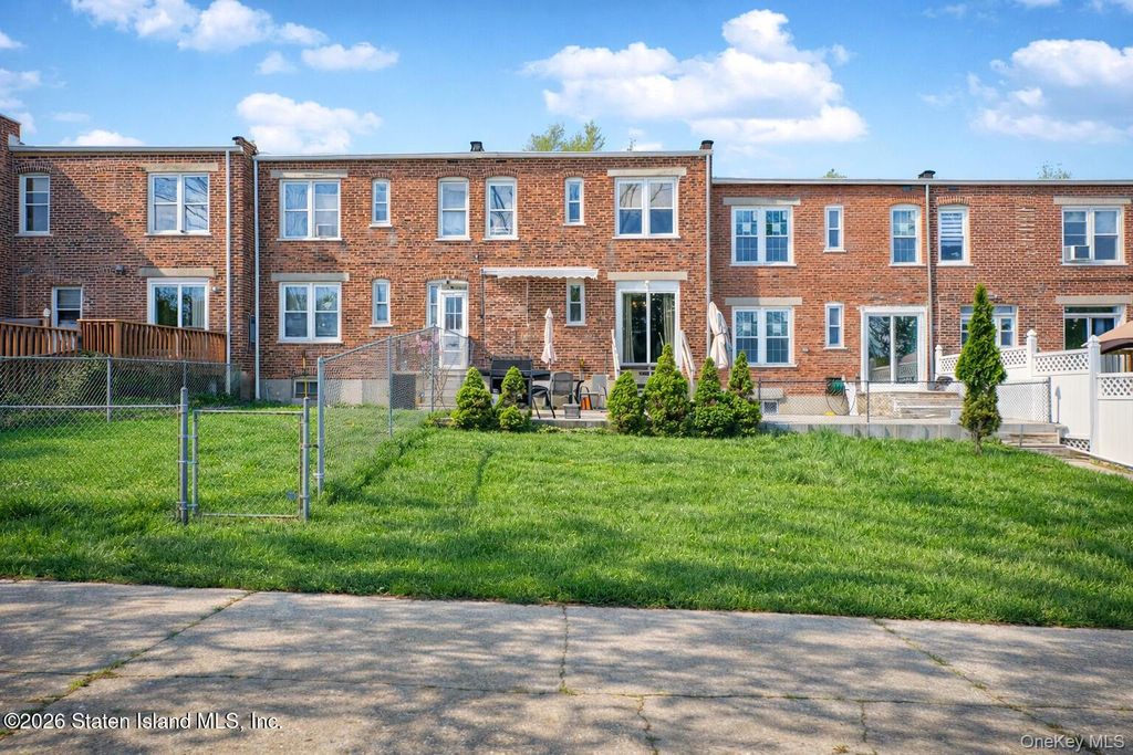 62 Arnold Street, Staten Island, NY 10301