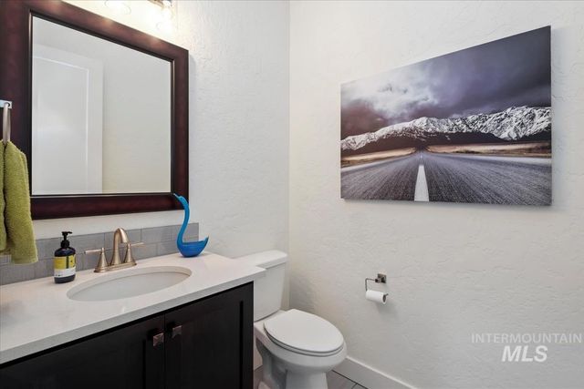 8833 E Hyacinth St, Nampa, ID 83687