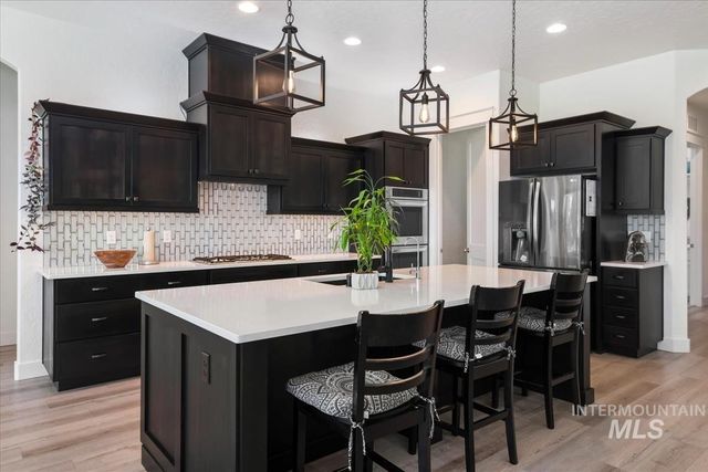 8833 E Hyacinth St, Nampa, ID 83687