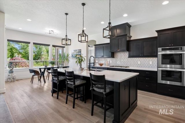 8833 E Hyacinth St, Nampa, ID 83687