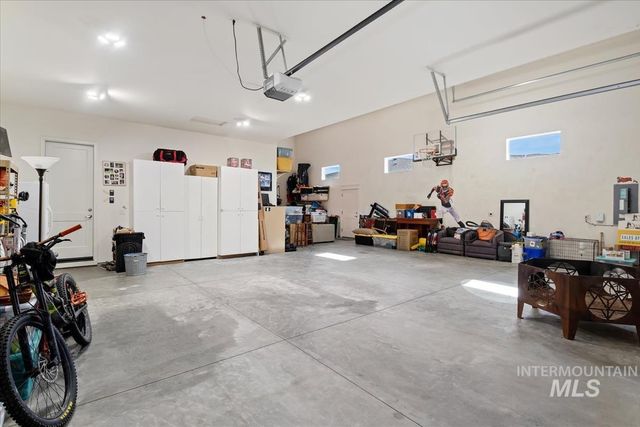 8833 E Hyacinth St, Nampa, ID 83687