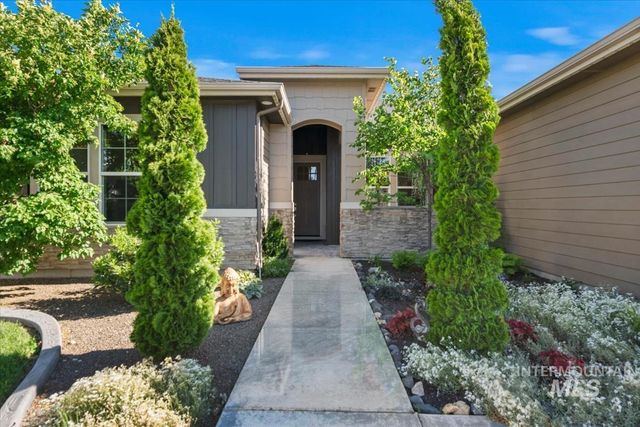 8833 E Hyacinth St, Nampa, ID 83687