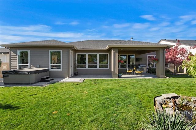 8833 E Hyacinth St, Nampa, ID 83687
