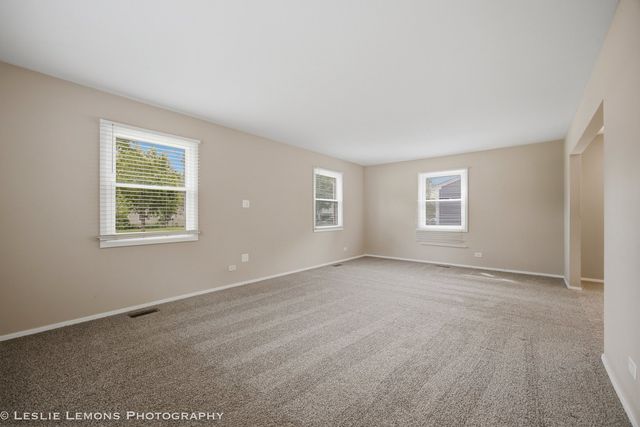 651 WOODHOLLOW Lane, Buffalo Grove, IL 60089
