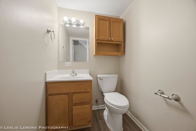 651 WOODHOLLOW Lane, Buffalo Grove, IL 60089