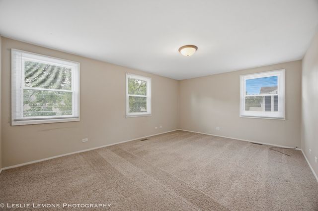 651 WOODHOLLOW Lane, Buffalo Grove, IL 60089