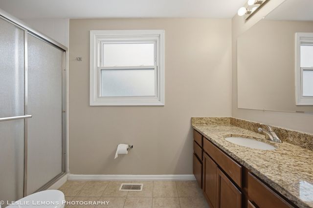 651 WOODHOLLOW Lane, Buffalo Grove, IL 60089
