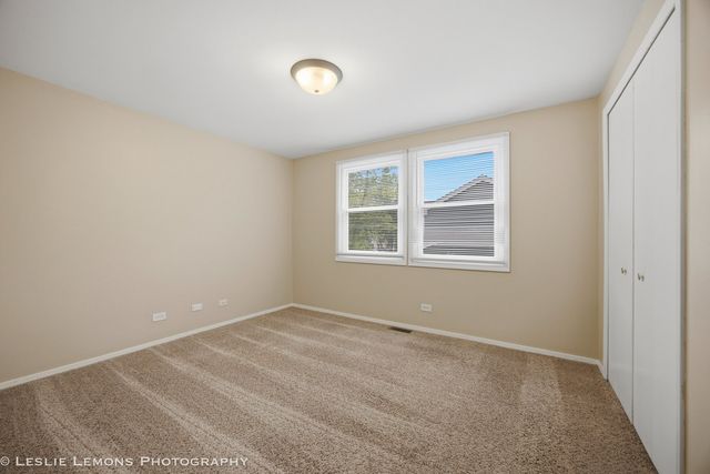 651 WOODHOLLOW Lane, Buffalo Grove, IL 60089