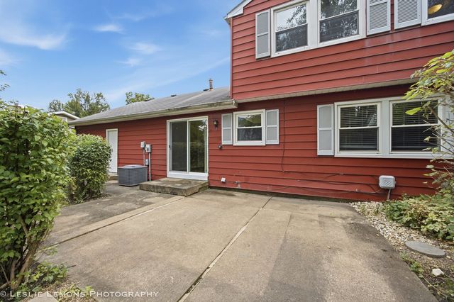 651 WOODHOLLOW Lane, Buffalo Grove, IL 60089