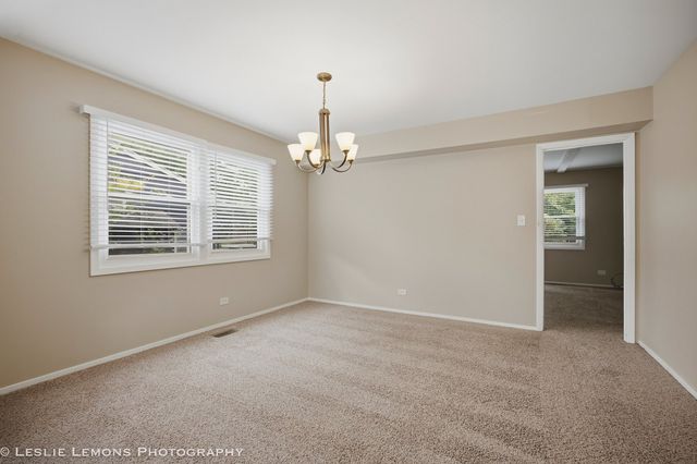 651 WOODHOLLOW Lane, Buffalo Grove, IL 60089