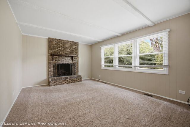 651 WOODHOLLOW Lane, Buffalo Grove, IL 60089