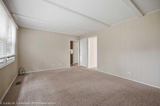 651 WOODHOLLOW Lane, Buffalo Grove, IL 60089