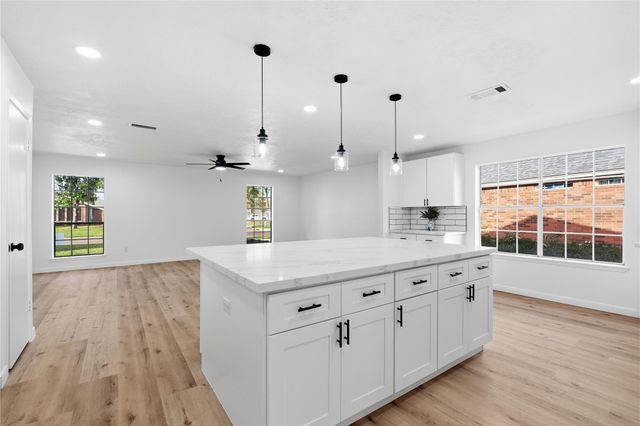 8014 17th Green Drive, Humble, TX 77346