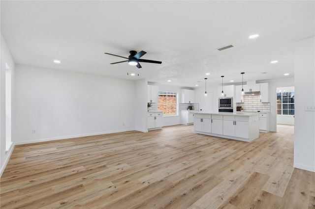 8014 17th Green Drive, Humble, TX 77346