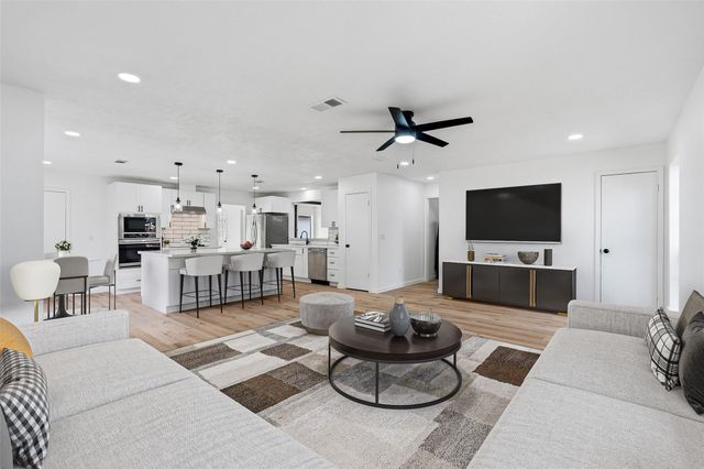 8014 17th Green Drive, Humble, TX 77346