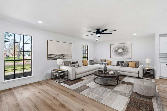 8014 17th Green Drive, Humble, TX 77346