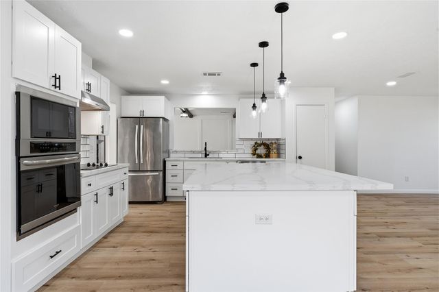 8014 17th Green Drive, Humble, TX 77346