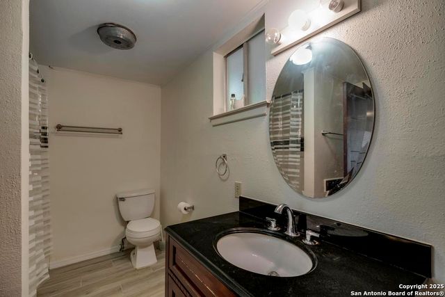 18111 Lake Shore, Helotes, TX 78023