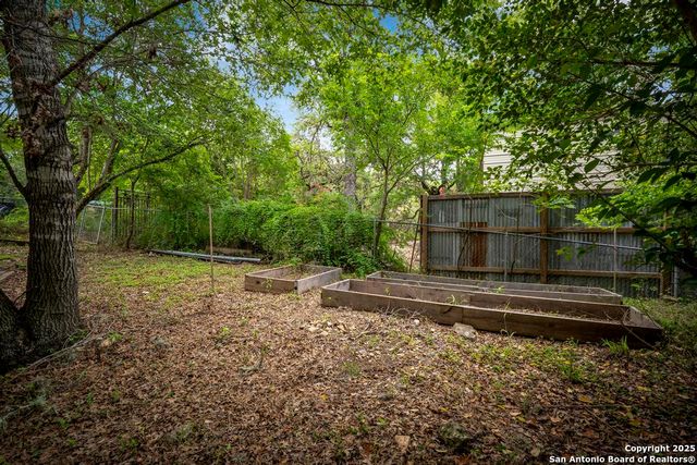 18111 Lake Shore, Helotes, TX 78023