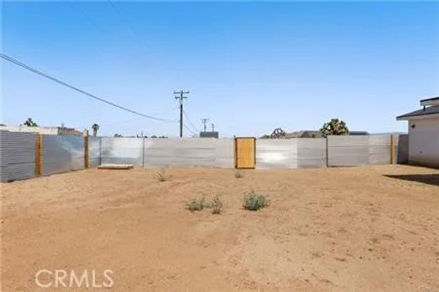 58424 Canterbury, Yucca Valley, CA 92284