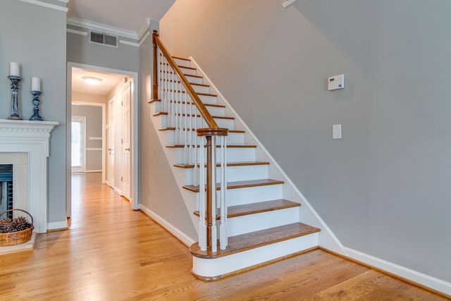 2306 Sharondale Dr, Nashville, TN 37215