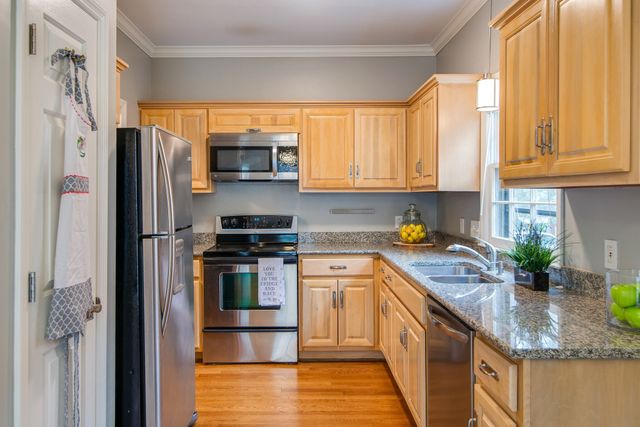 2306 Sharondale Dr, Nashville, TN 37215