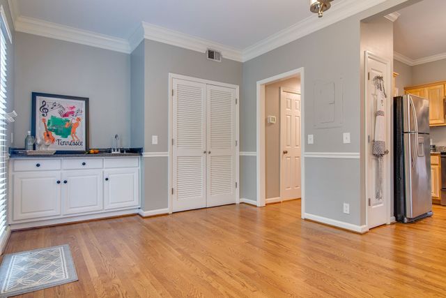 2306 Sharondale Dr, Nashville, TN 37215