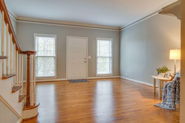 2306 Sharondale Dr, Nashville, TN 37215