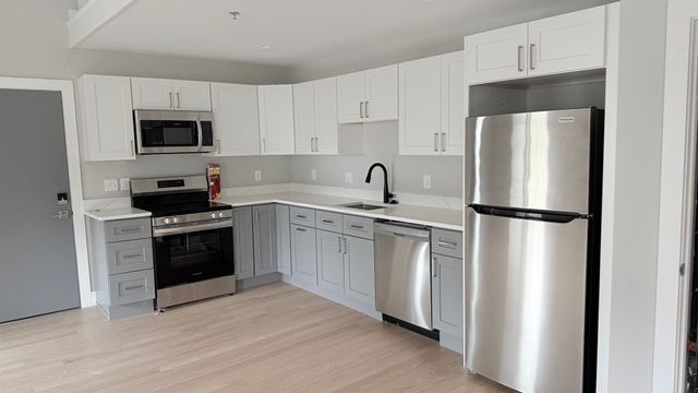 944 East St 3, Walpole, MA 02081