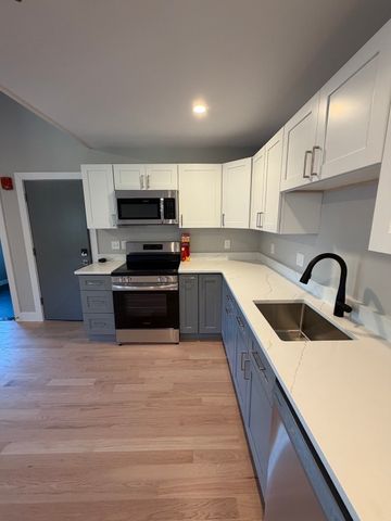 944 East St 3, Walpole, MA 02081