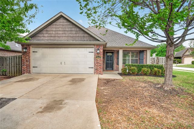 2622 N Sierra Avenue, Fayetteville, AR 72703