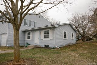 207 Neptune Drive, Walled Lake, MI 48390