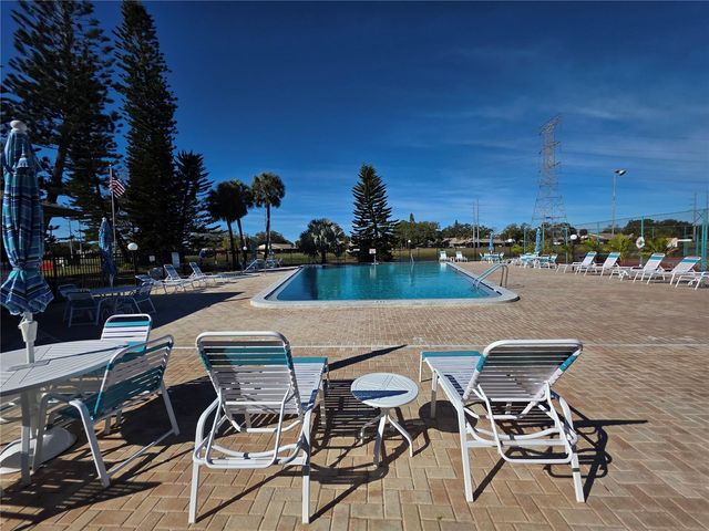 1503 16TH CIRCLE SE, Largo, FL 33771