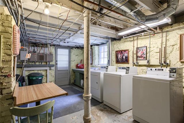 5039-41 Wyandotte Street, Kansas City, MO 64112